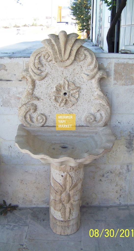 Fontana di travertino