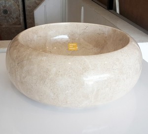Lavabo en marbre beige