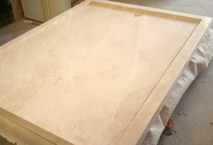 Beige Marmor-Duschwanne