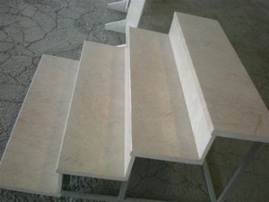 Sivrihisar Beige Marmor Trappe - Riser inkluderet