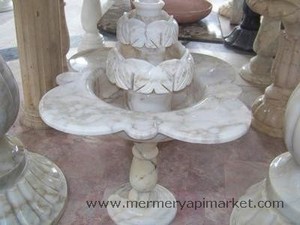 Мраморен фонтан Модел от листа на маргаритка