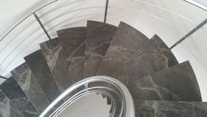 Escalier Dark Emperador - Riser inclus